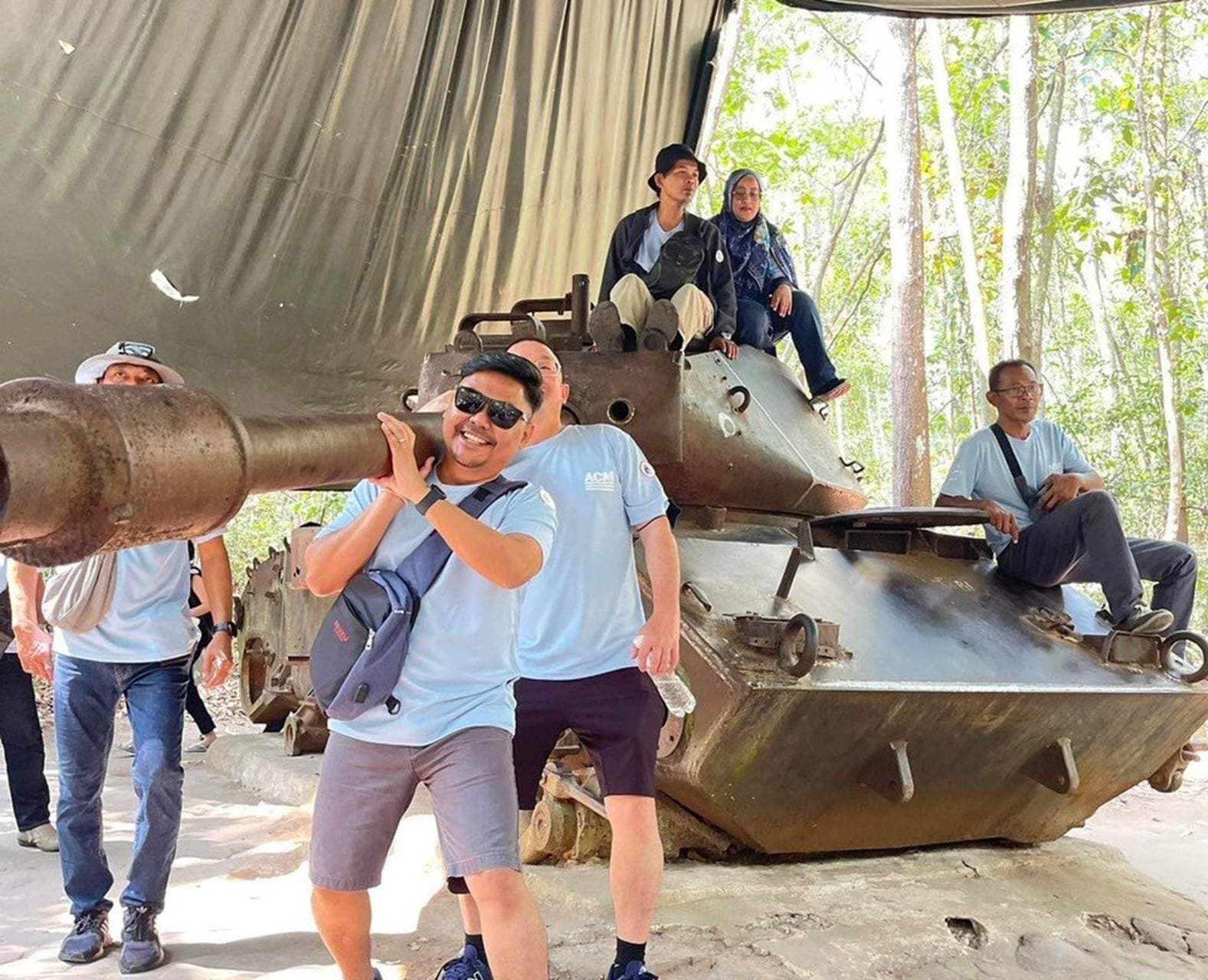Wycieczka do tuneli Cu Chi i strzelanie z AK-47