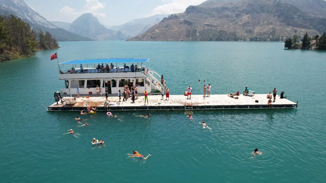 A Peaceful Day in the Heart of Nature: Green Canyon Catamaran Tour