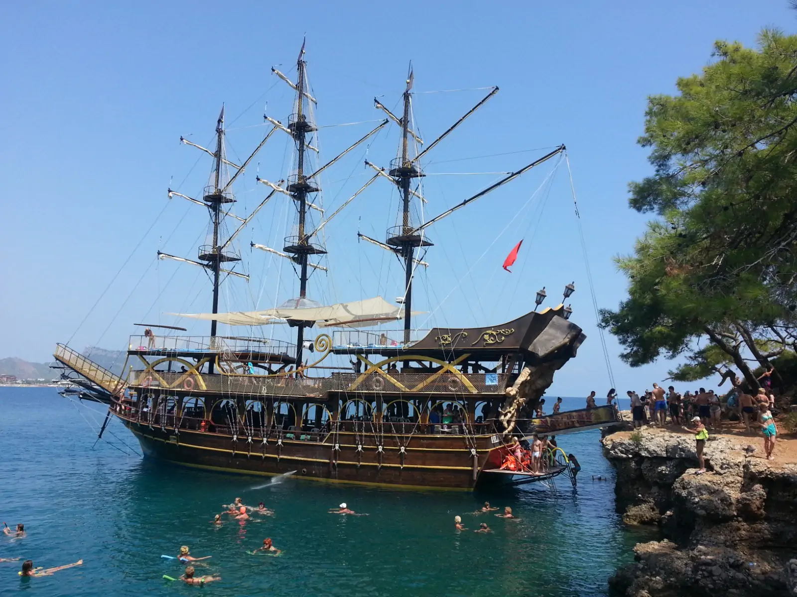 Kemer Carpe Diem Pirate Boat Tour from Antalya/Belek