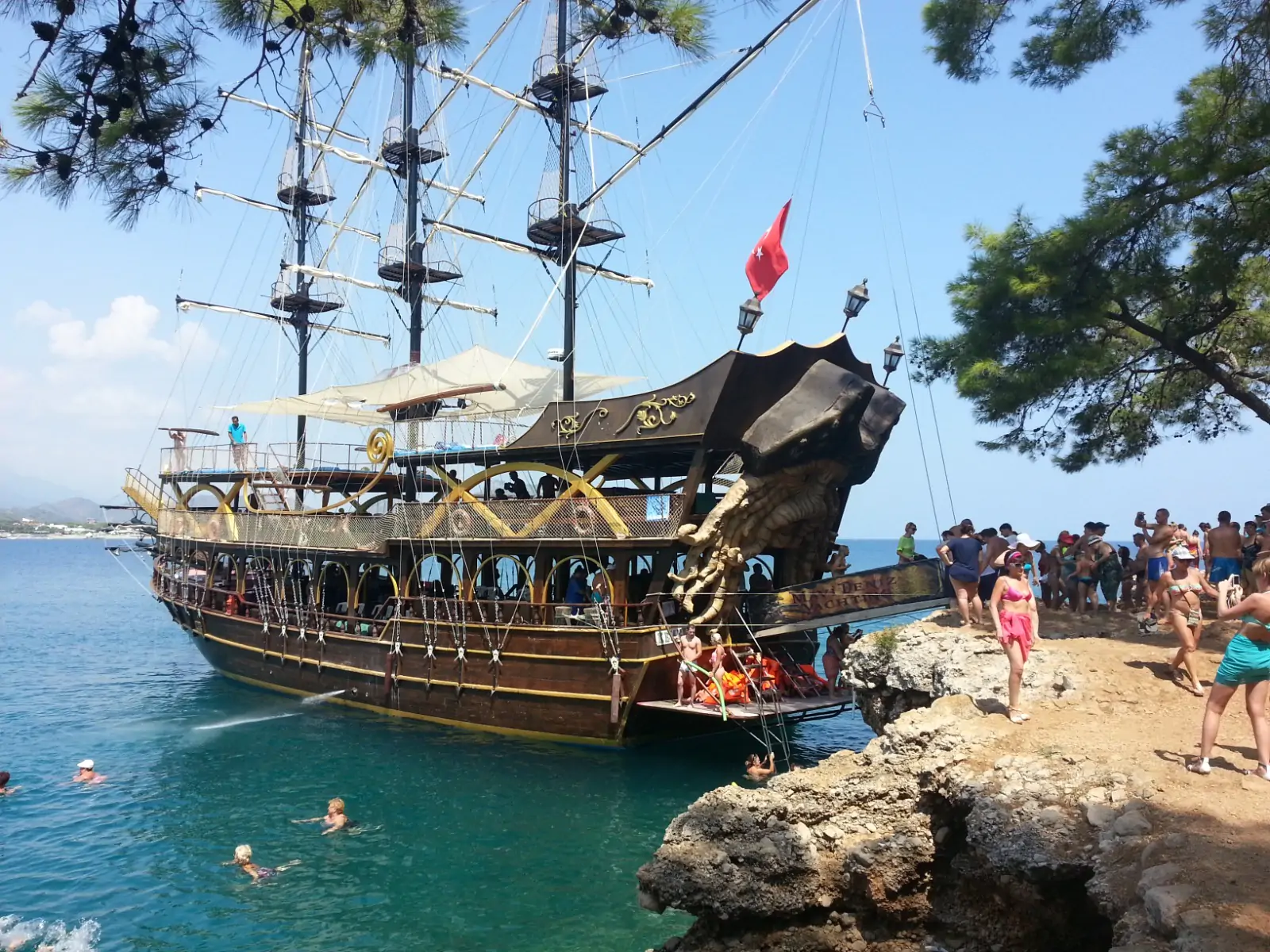 Kemer Carpe Diem Pirate Boat Tour from Antalya/Belek