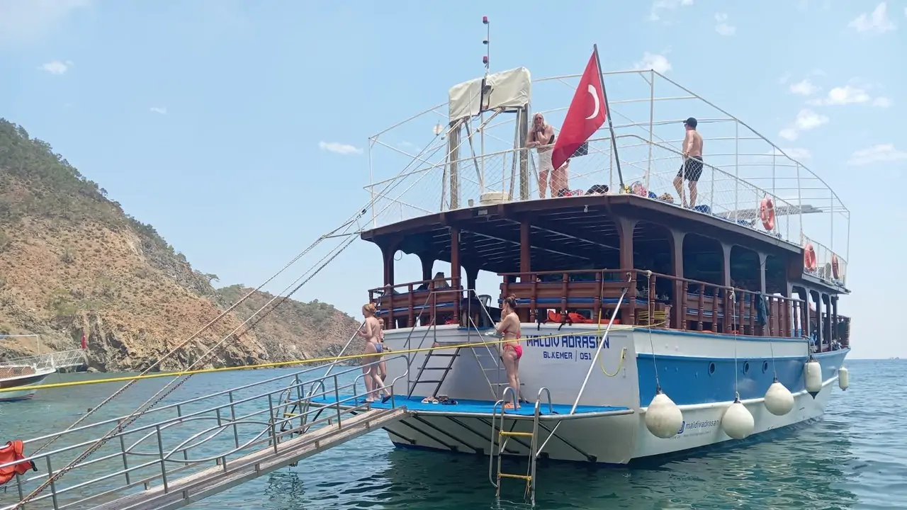 Porto Ceneviz Boat Tour from Antalya and Belek