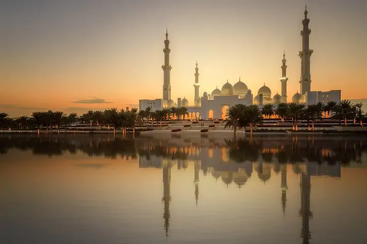 Full Day Private Abu Dhabi City Tour from Dubai (upto 6 person)