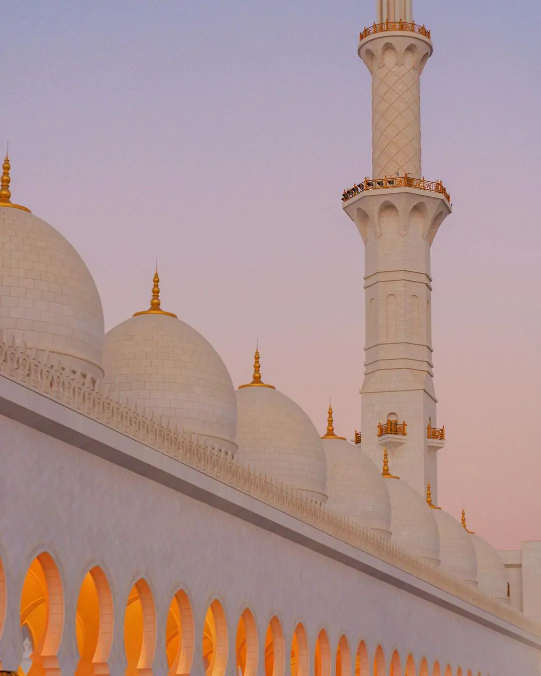 From Dubai: Abu Dhabi Grand Mosque & Louvre Museum Full-Day