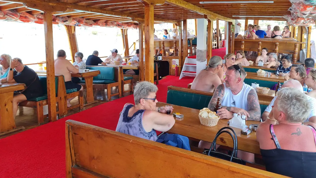Alanya Relax Boat Tour with Grand Troy's 07 Family Boat