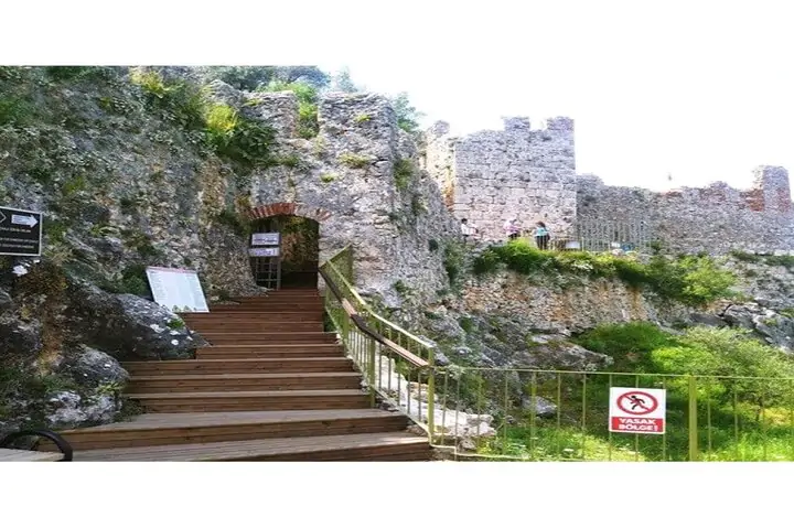 Sunset in Alanya: Cable Car-Free City Tour and Beach BBQ Party