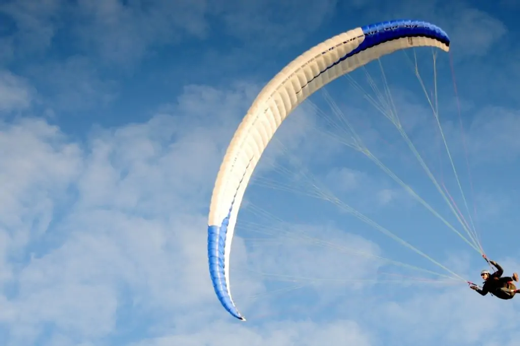 side tandem paragliding