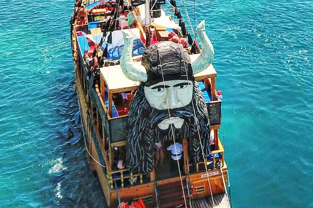 Экскурсия по острову на лодке из Сиде