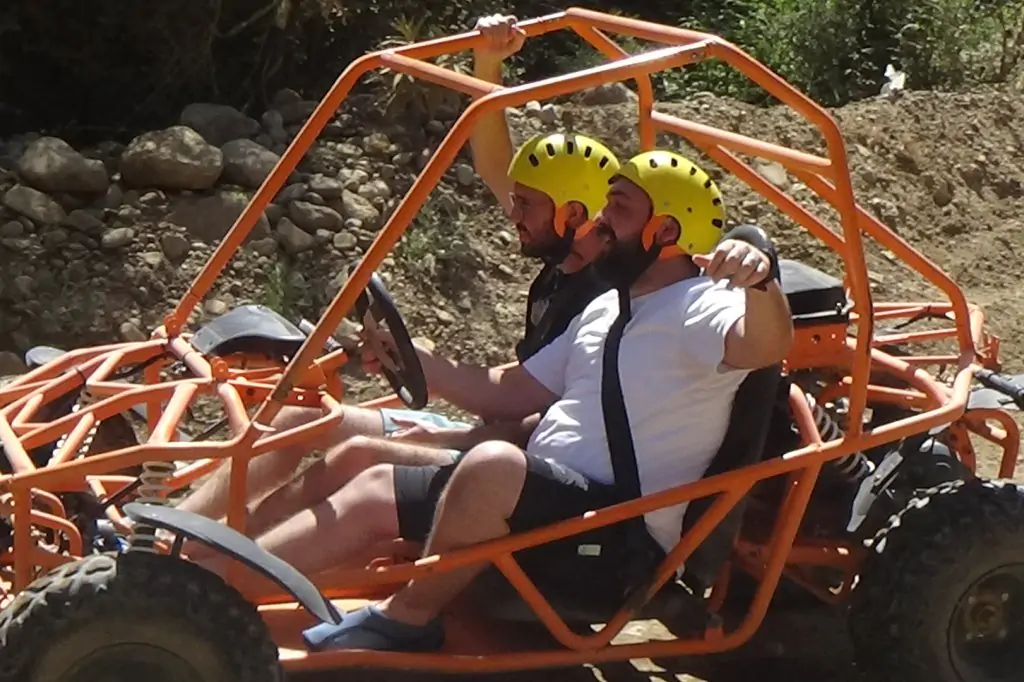 Wycieczka przygodowa: Rafting &amp; Buggy/Quad Safari &amp; Zipline