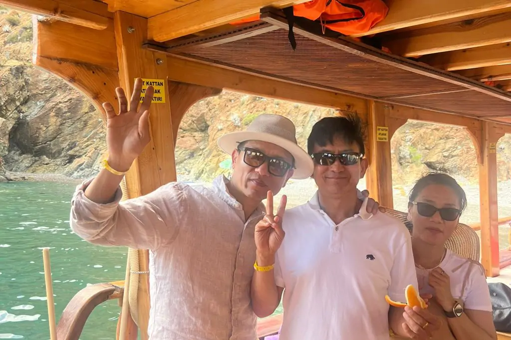 Antalya Suluada Özbey Căpitanul Suluada Özbey Excursie cu barca