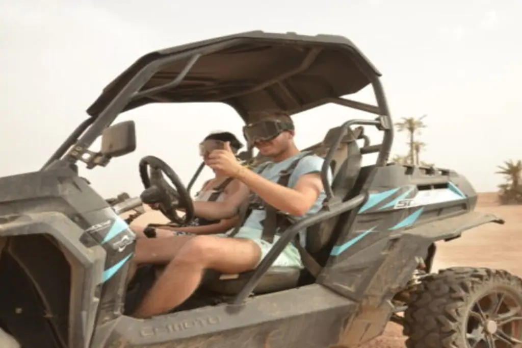 Aufregendes Buggy-Abenteuer in der Agafay-Wüste mit authentischem traditionellem Tee-Erlebnis