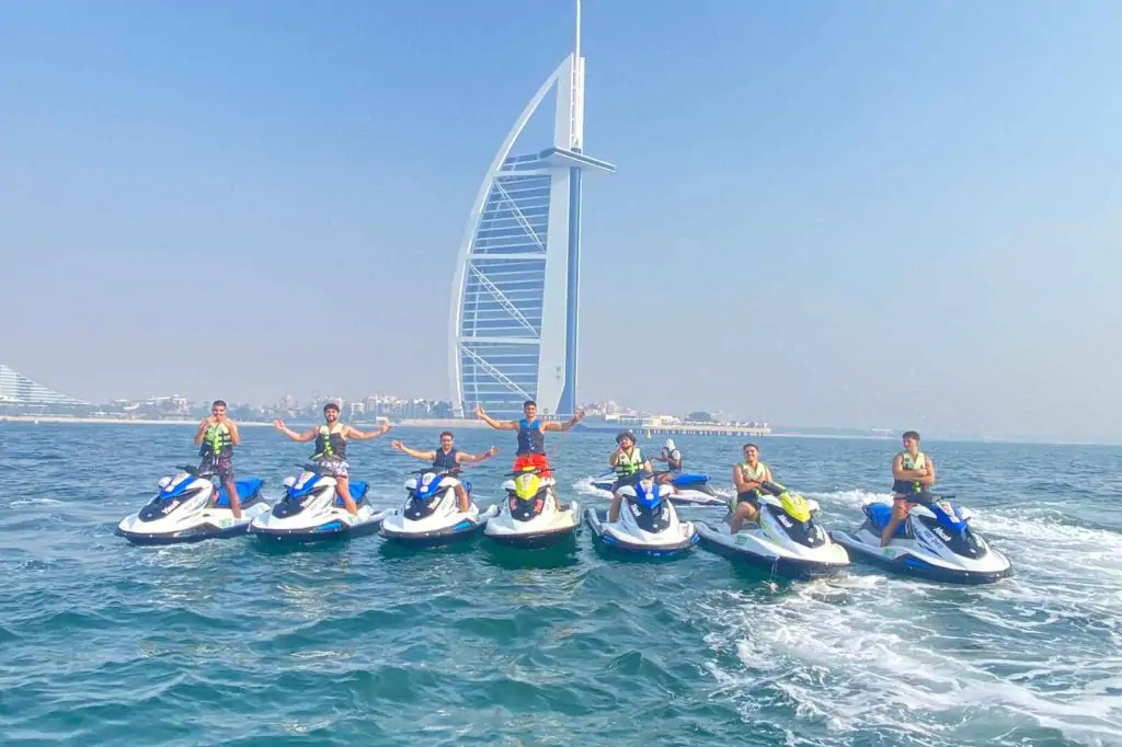 30-minutowa wycieczka skuterem wodnym po Burdż al-Arab ze zdjęciami