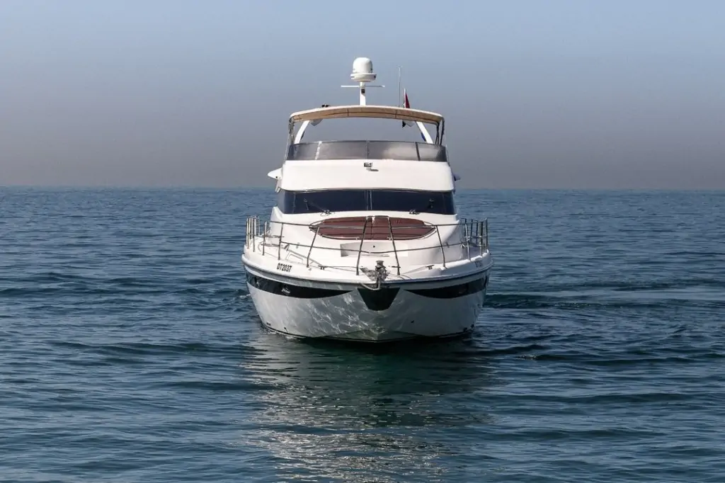 Private 38-Fuß-Yachtvermietung in Dubai