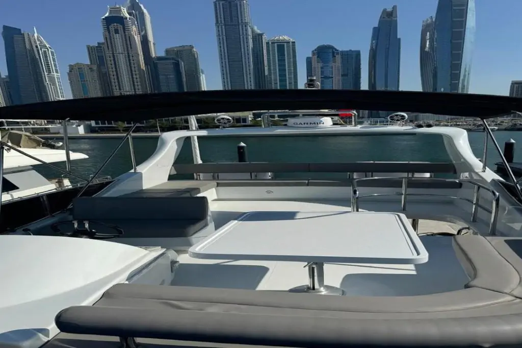 Private 38-Fuß-Yachtvermietung in Dubai