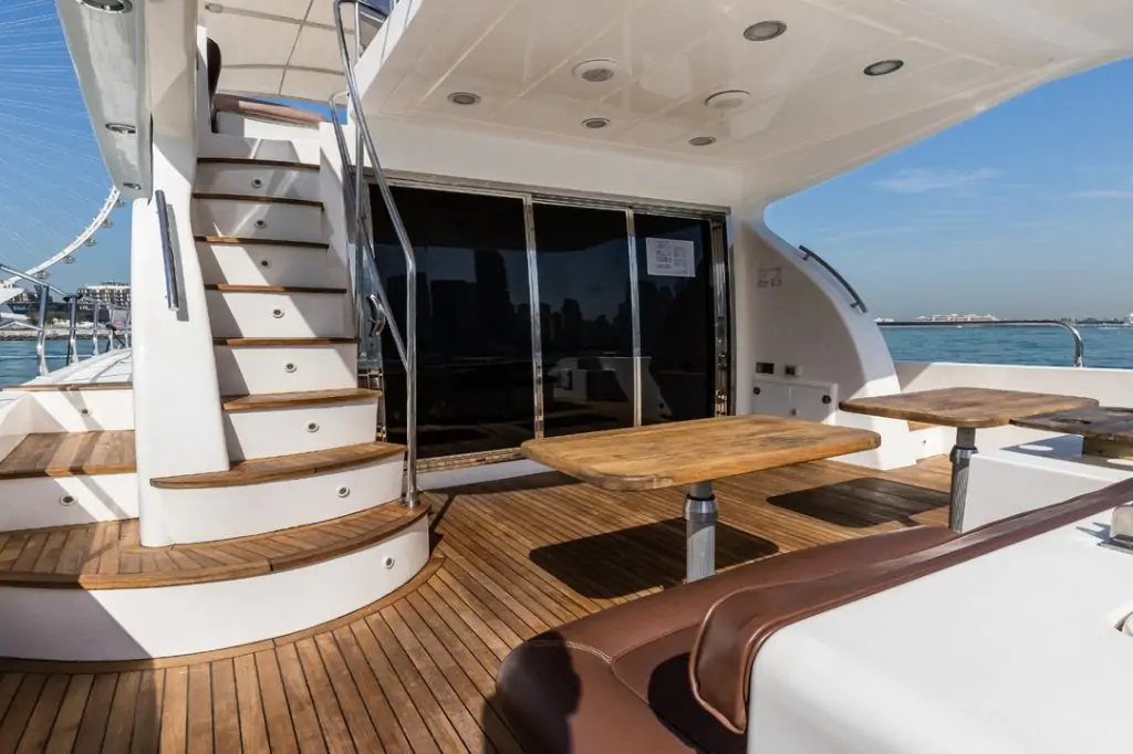 Private 38-Fuß-Yachtvermietung in Dubai