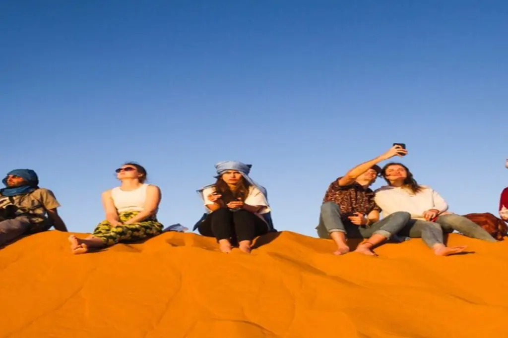 Din Dubai : Excursie Safari în deșert cu noapte