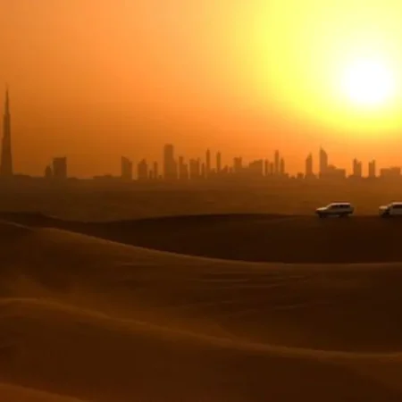 Wycieczka Shared Sunrise Desert Safari z Dubaju dla maksymalnie 2 osób