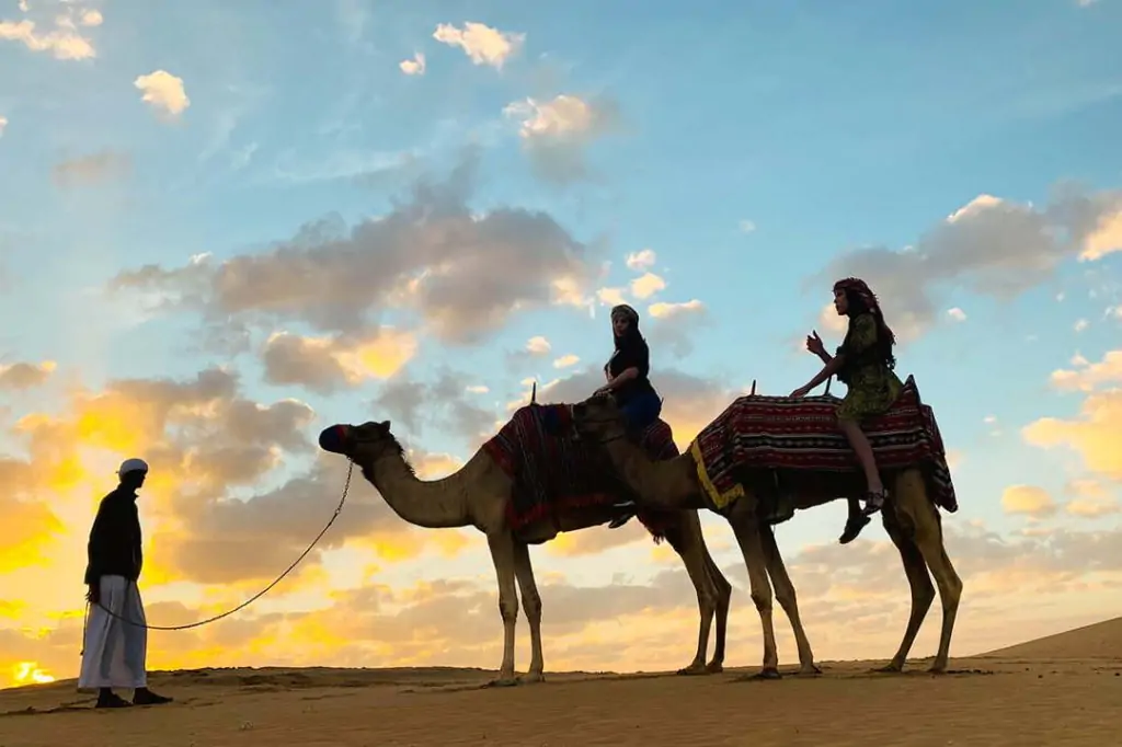 Wycieczka Shared Sunrise Desert Safari z Dubaju dla maksymalnie 2 osób