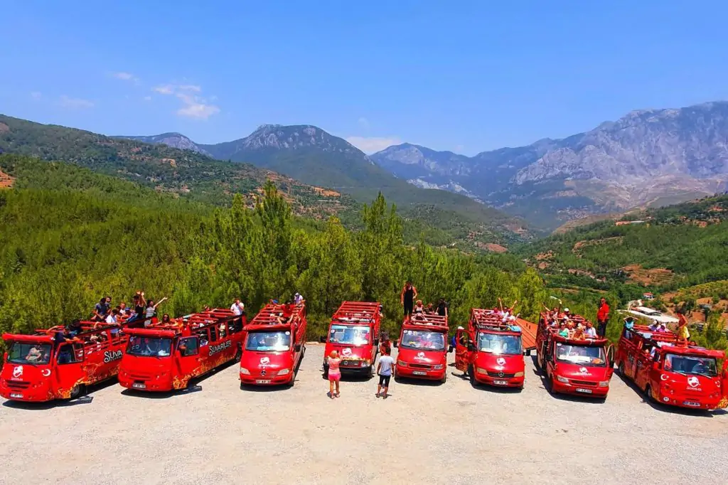 Combo de acțiune de o zi în Alanya: Buggy Safari, Rafting, Zipline, Cabrio Bus Ride & Canyon Exploration