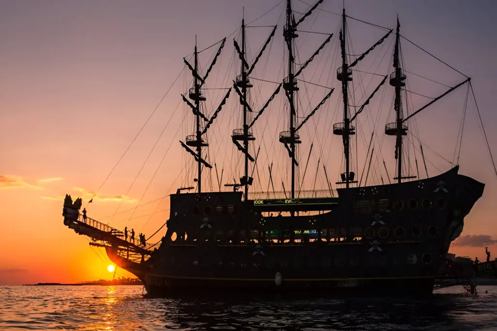 Gonster Pirate Boat Tour