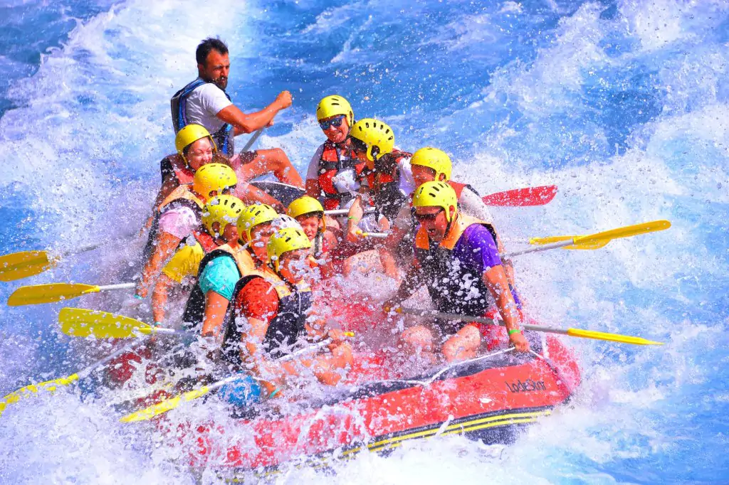 Jeep Safari & Rafting & Camion Mosnter