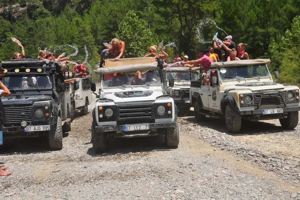 Jeep Safari & Rafting & Camion Mosnter