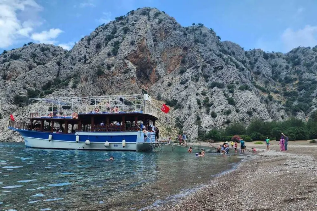 Wycieczka łodzią do Porto Ceneviz z Adrasan i Kemer
