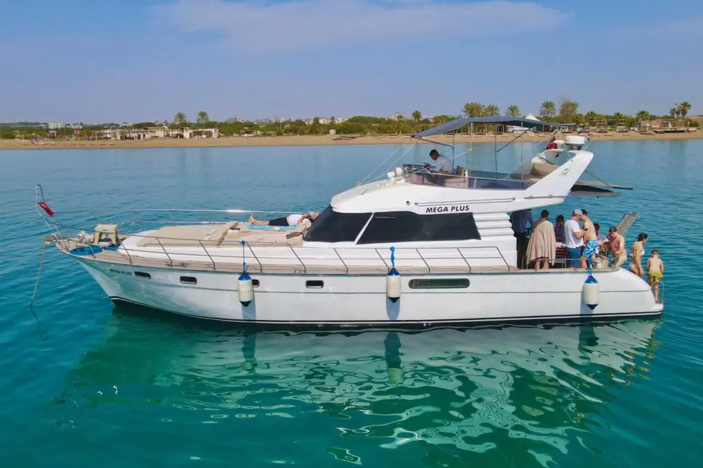 Blue Escape: Private Yacht Cruise to Düden Waterfall from Belek