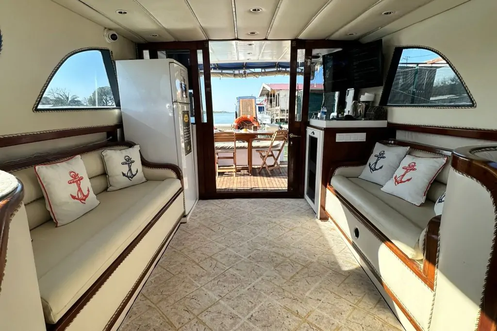 Blue Escape: Private Yacht Cruise to Düden Waterfall from Belek