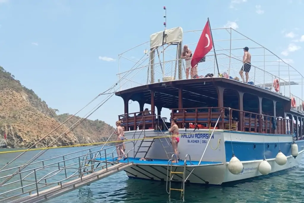 Porto Ceneviz Boat Tour from Alanya