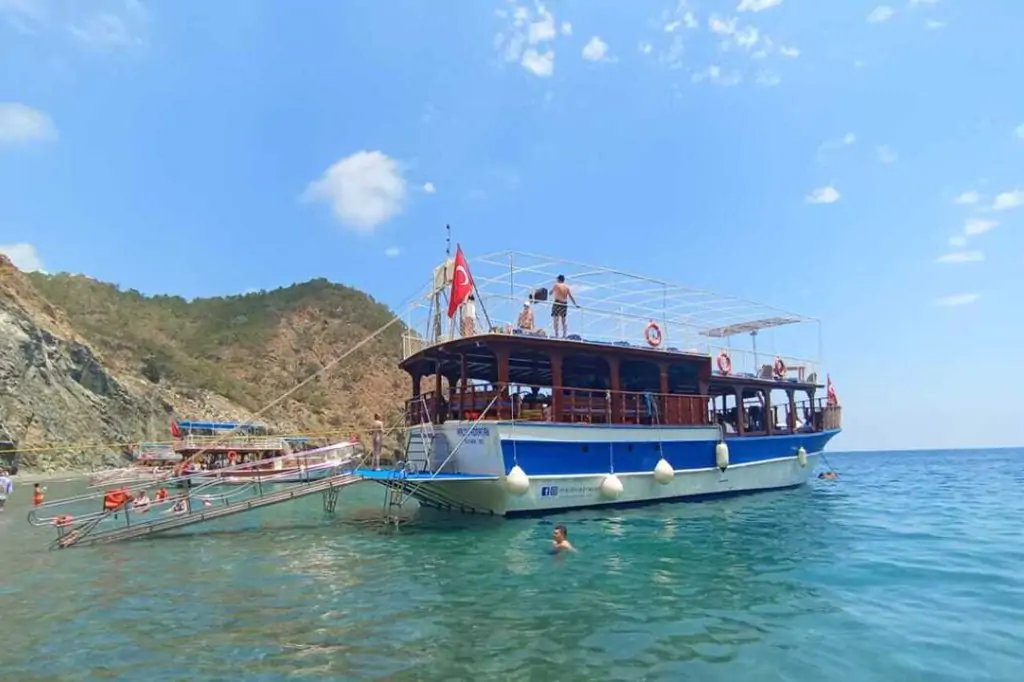 Porto Ceneviz Boat Tour from Alanya