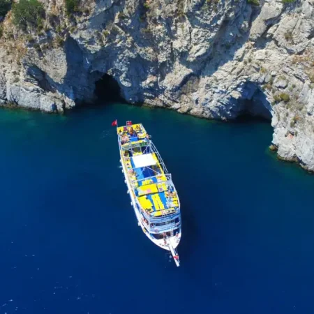 Marmaris Demir Boat Tour: Navigați în albastrul Mării Egee!