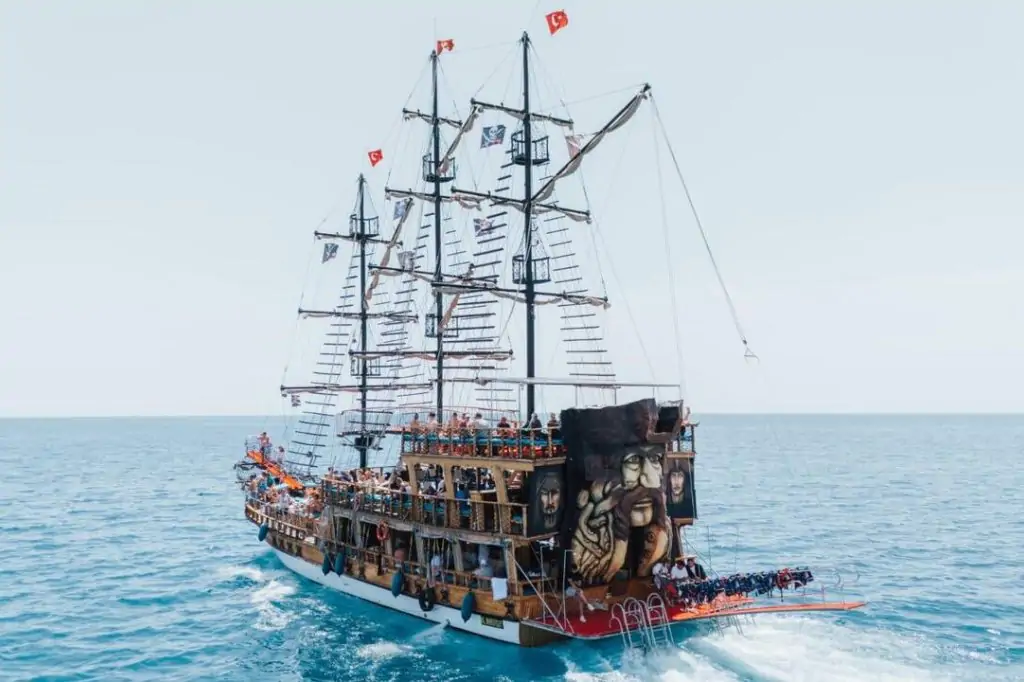 Side & Manavgat Boat Trip and Grand Bazaar Tour