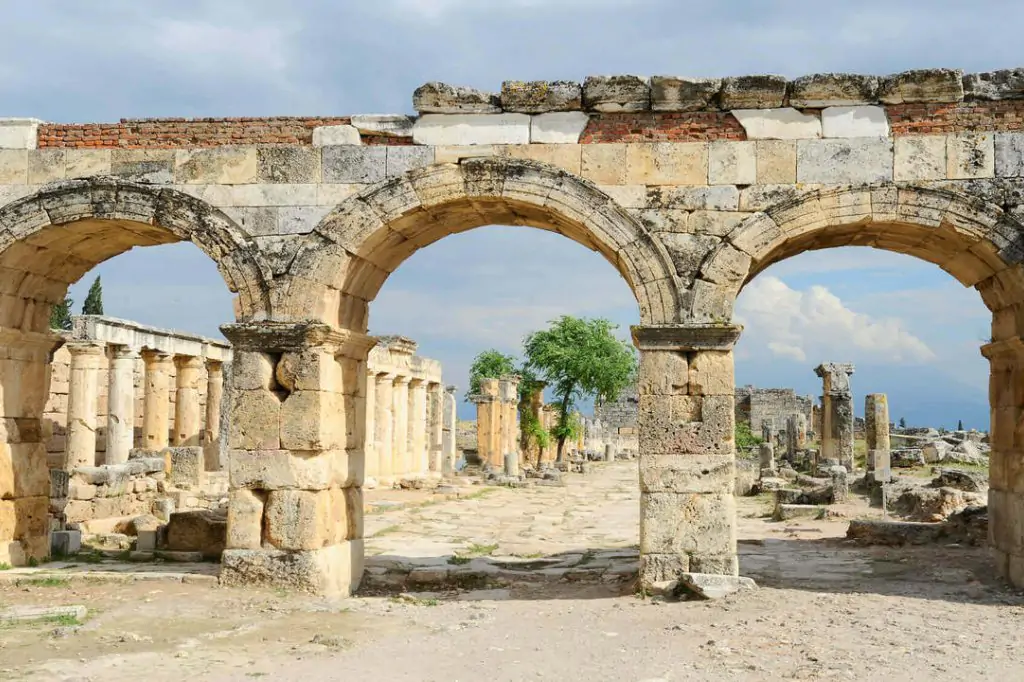 Pamukkale and Hierapolis Tour: A Fascinating Blend of Nature and History