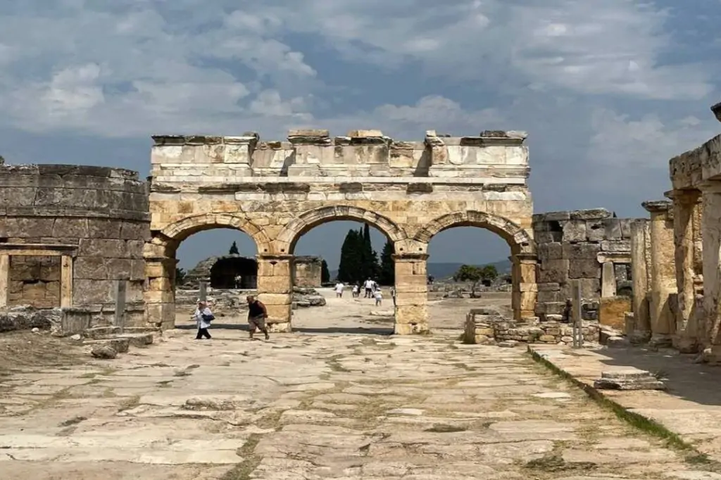Pamukkale and Hierapolis Tour: A Fascinating Blend of Nature and History
