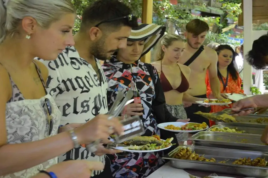 Przygoda w sercu Fethiye i Oludeniz: Saklikent Jeep Safari Tour