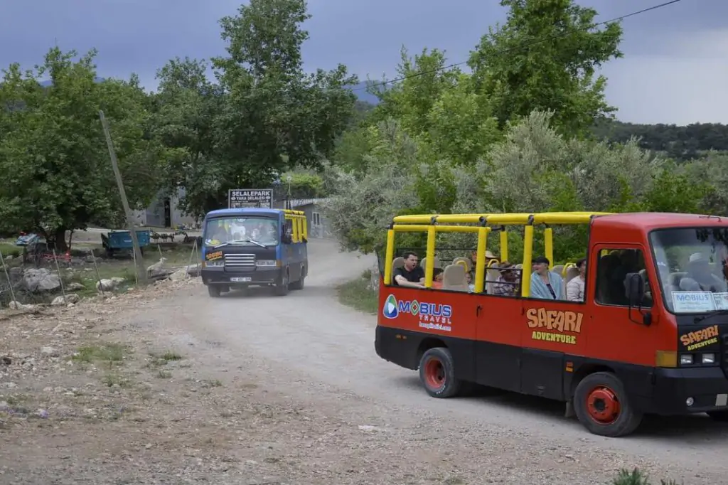 Przygoda w sercu Fethiye i Oludeniz: Saklikent Jeep Safari Tour