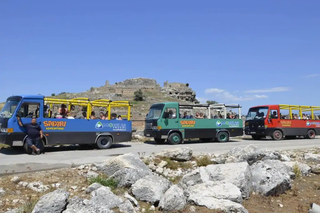 Przygoda w sercu Fethiye i Oludeniz: Saklikent Jeep Safari Tour