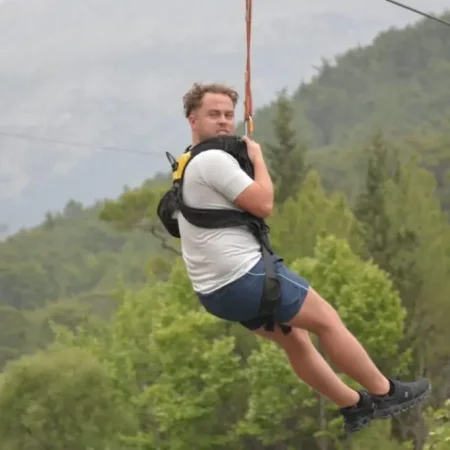 RAFTING + ZIPLINE: Ein Abenteuer voller Adrenalin