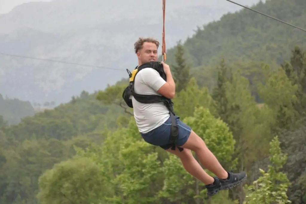 RAFTING + ZIPLINE: O aventură plină de adrenalină