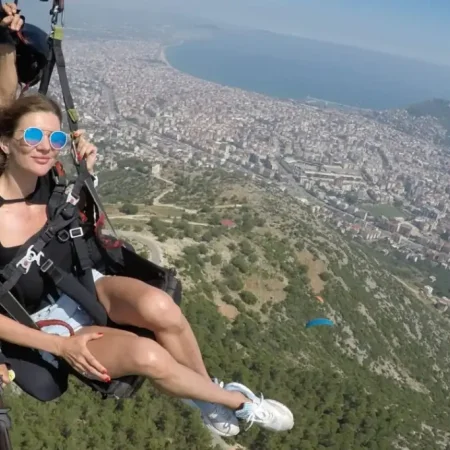 Alanya Professional Paragliding Tour -Seite und Manavgat Transfer inbegriffen, Fluggebiet Eintritt nicht inbegriffen