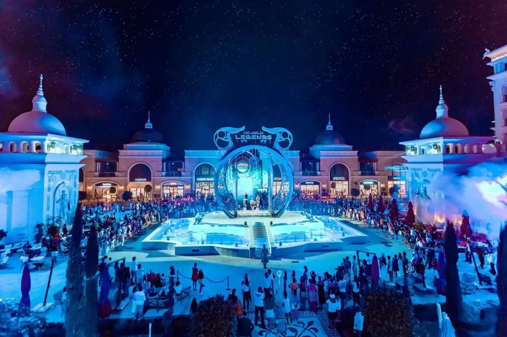 From Alanya: Unforgettable Night Show Experience at Land of Legends