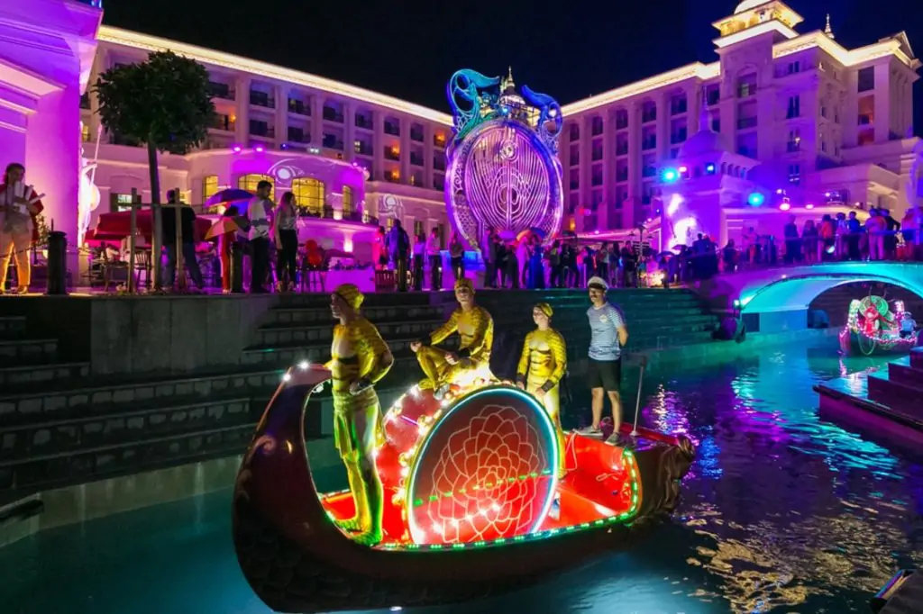 From Alanya: Unforgettable Night Show Experience at Land of Legends