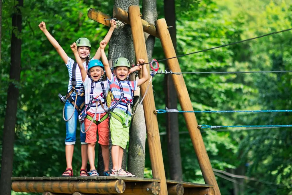 Double the Adrenaline – Experience Rafting & Zipline in One Epic Day!