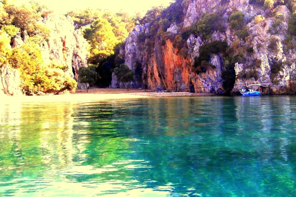 O zi de neuitat în paradisul ascuns din Fethiye: Turul cu barca al celor 12 insule