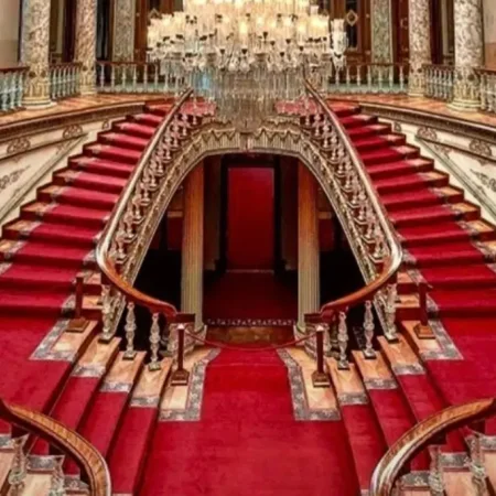 A Journey into the Heart of Istanbul: A Full-Day Dolmabahçe Palace & Bosphorus Tour
