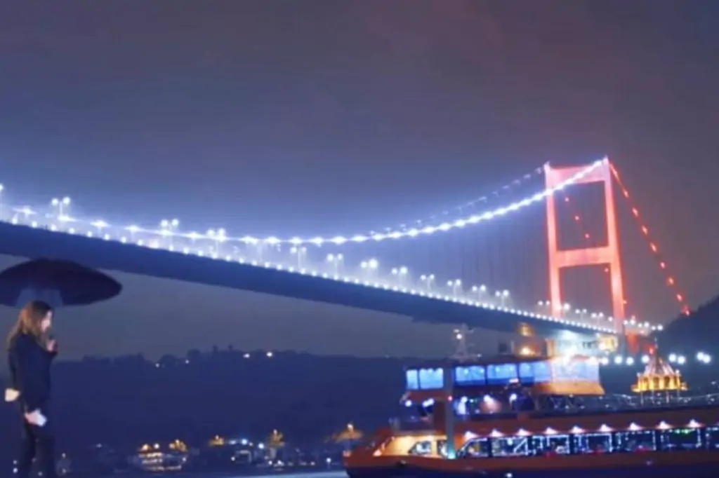 O seară magică în Istanbul: cină de noapte turcească și croazieră pe Bosfor