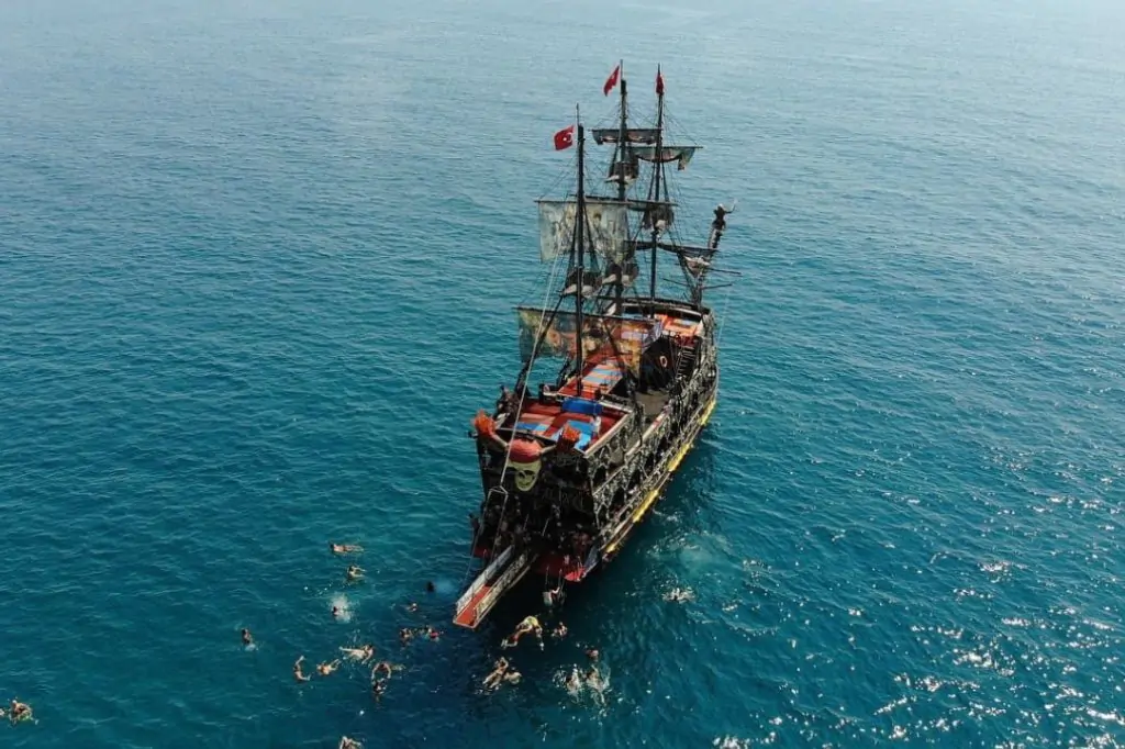 Piracka przygoda na błękitnych wodach Alanyi: wycieczka łodzią Pirates of Alanya