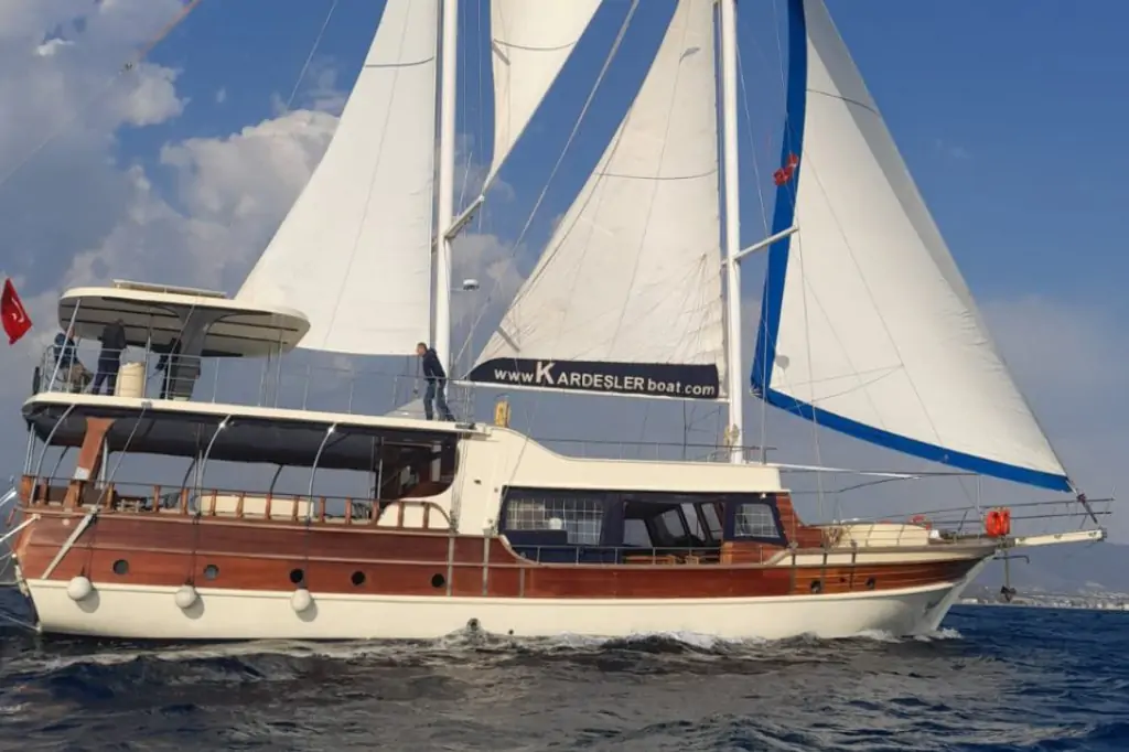 Un paradis albastru în Fethiye: Sailboat 12 Islands Daily Boat Tour