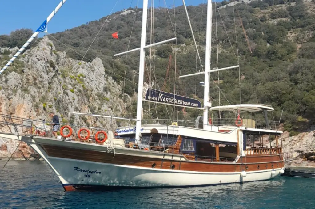 Un paradis albastru în Fethiye: Sailboat 12 Islands Daily Boat Tour