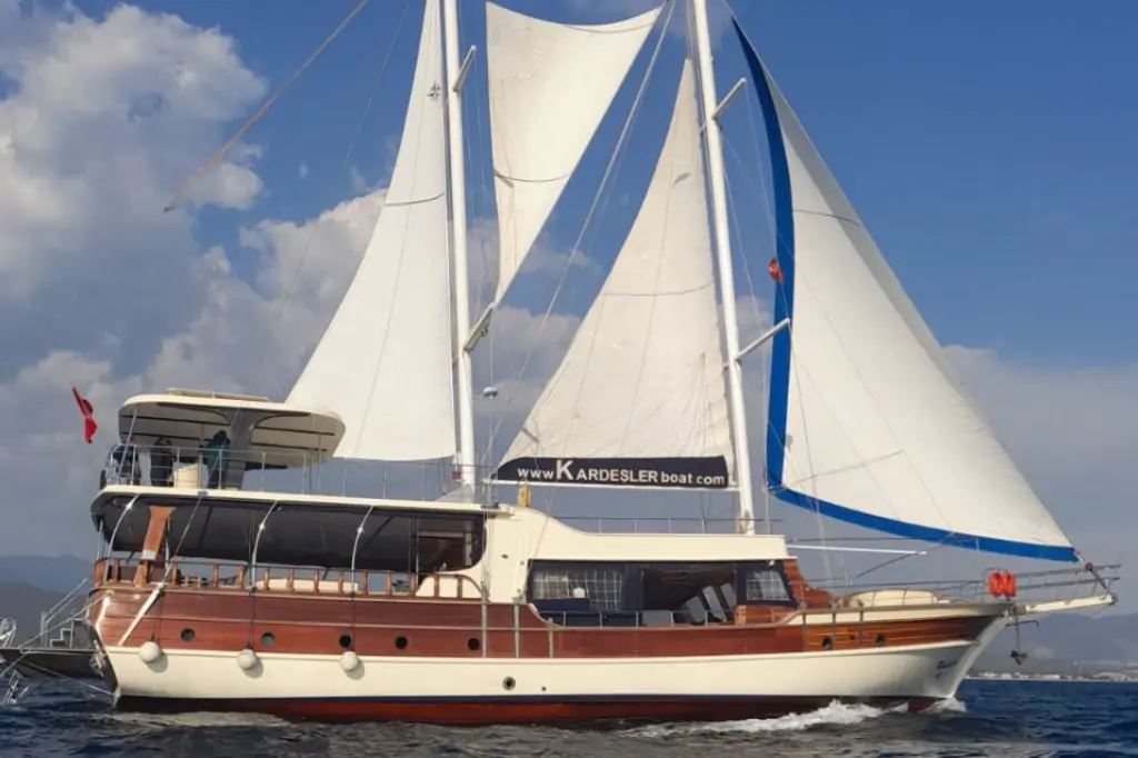 Un paradis albastru în Fethiye: Sailboat 12 Islands Daily Boat Tour